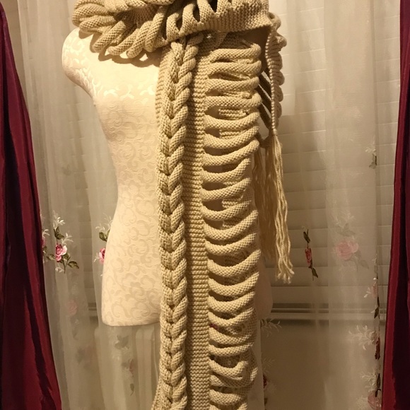 Scarfs - Picture 5 of 8